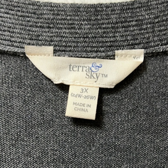 Black and gray animal print cardigan - Picture 3 of 5